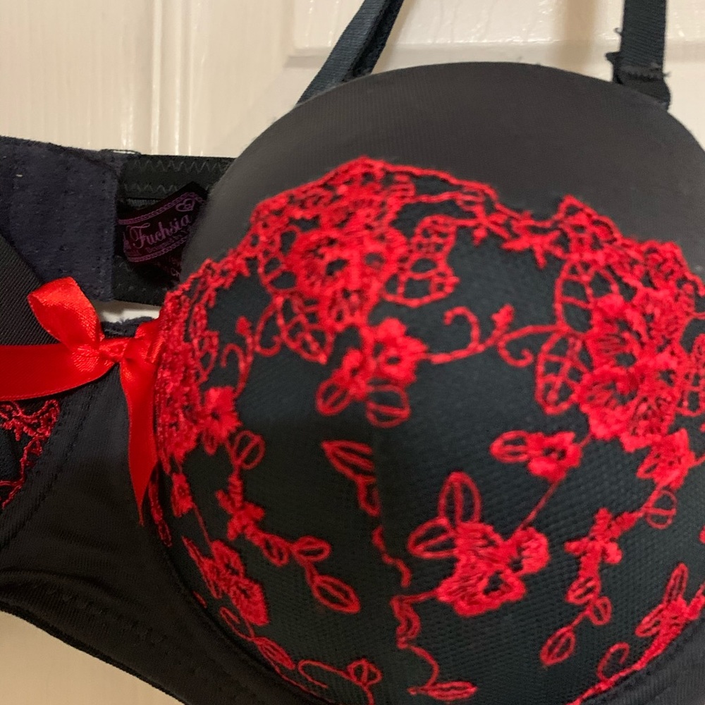 Bra - Picture 2 of 3